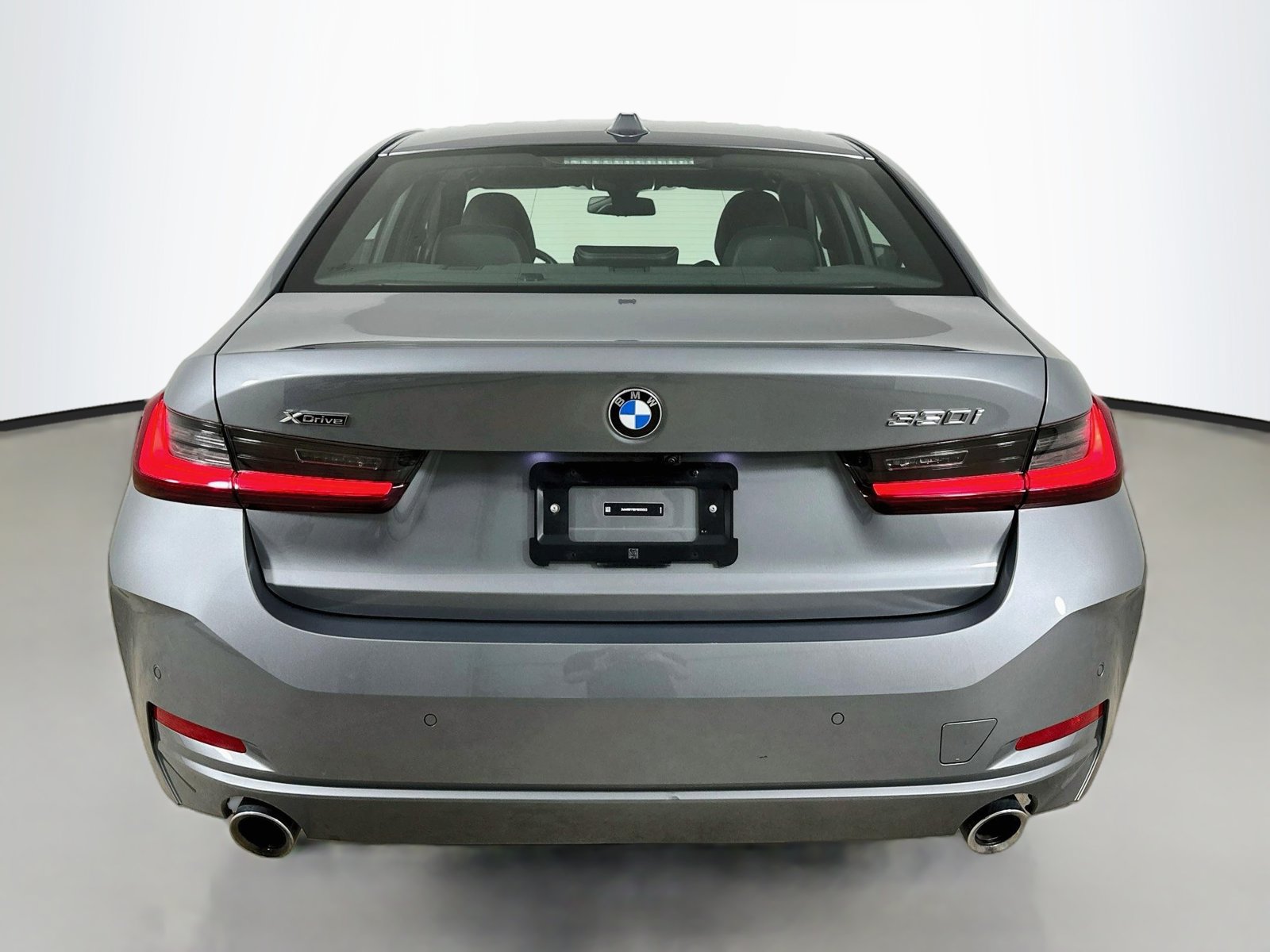 Used 2023 BMW 330i xDrive Sedan w/ Convenience Package AWD/4WD image 6