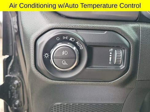 Used 2023 Jeep Gladiator Sport AWD/4WD image 18