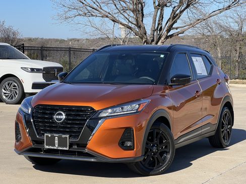 Used 2023 Nissan Kicks SR w/ SR Premium Package image 2