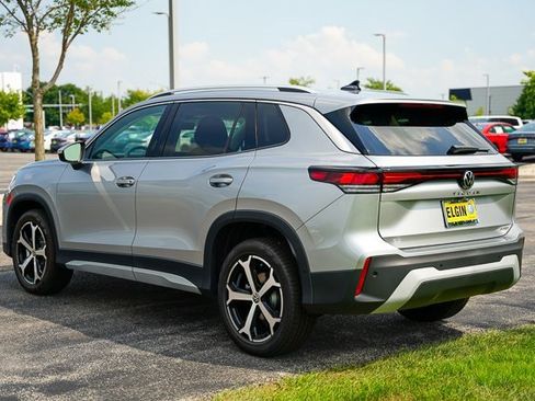 New 2025 Volkswagen Tiguan SE image 25