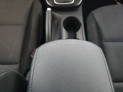 Used 2025 Kia Soul LX FWD image 24