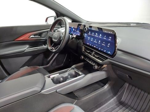 Certified 2024 Chevrolet Equinox EV RS image 23