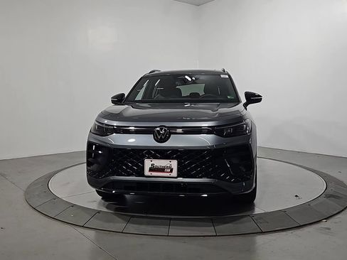 New 2026 Volkswagen Tiguan SE R-Line image 8