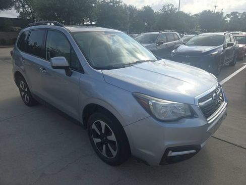 Used 2018 Subaru Forester 2.5i Premium AWD/4WD image 1