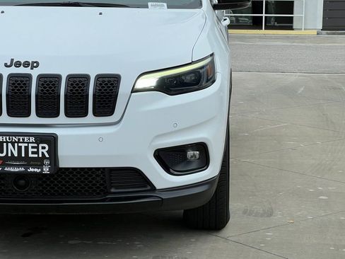 Certified 2023 Jeep Cherokee Altitude Lux image 10