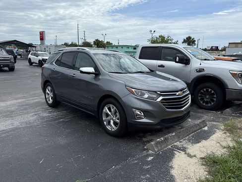 Used 2018 Chevrolet Equinox Premier FWD image 1