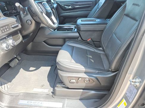 Used 2023 GMC Yukon Denali AWD/4WD image 11