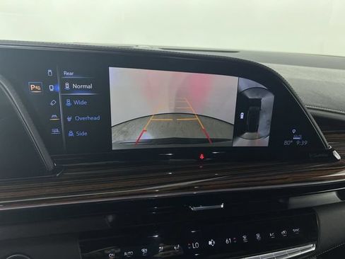 Certified 2024 Cadillac Escalade Luxury AWD/4WD image 15