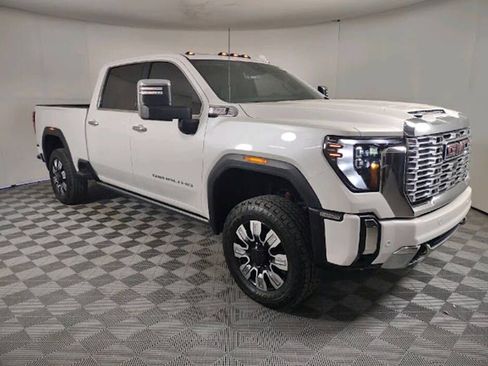 Used 2024 GMC Sierra 2500 Denali w/ Denali Reserve Package image 5