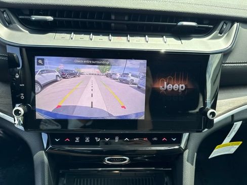 New 2026 Jeep Grand Cherokee Altitude AWD/4WD image 14