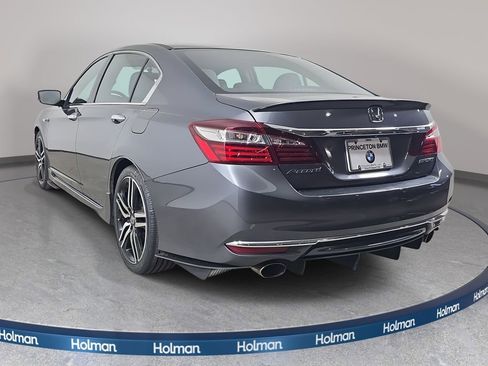 Used 2017 Honda Accord Sport image 8