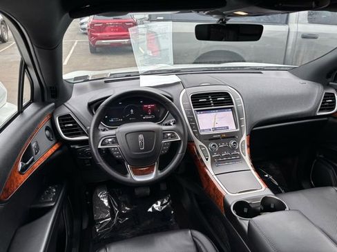 Used 2020 Lincoln Nautilus Reserve image 9