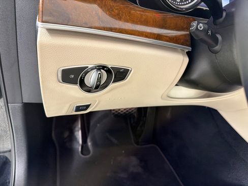Used 2019 Mercedes-Benz E 300 4MATIC w/ Premium 1 Package image 14