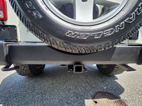 Used 2010 Jeep Wrangler Unlimited Sport AWD/4WD image 19