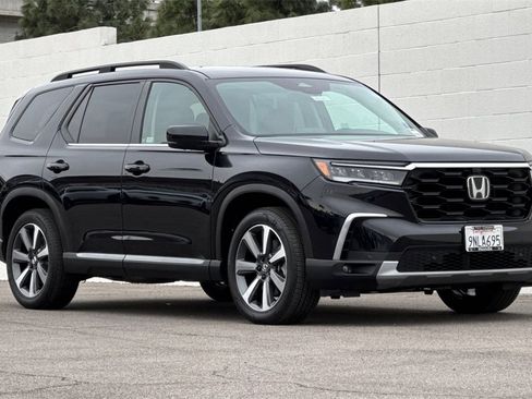 Certified 2025 Honda Pilot Elite image 2