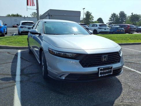 Used 2023 Honda Accord EX image 11
