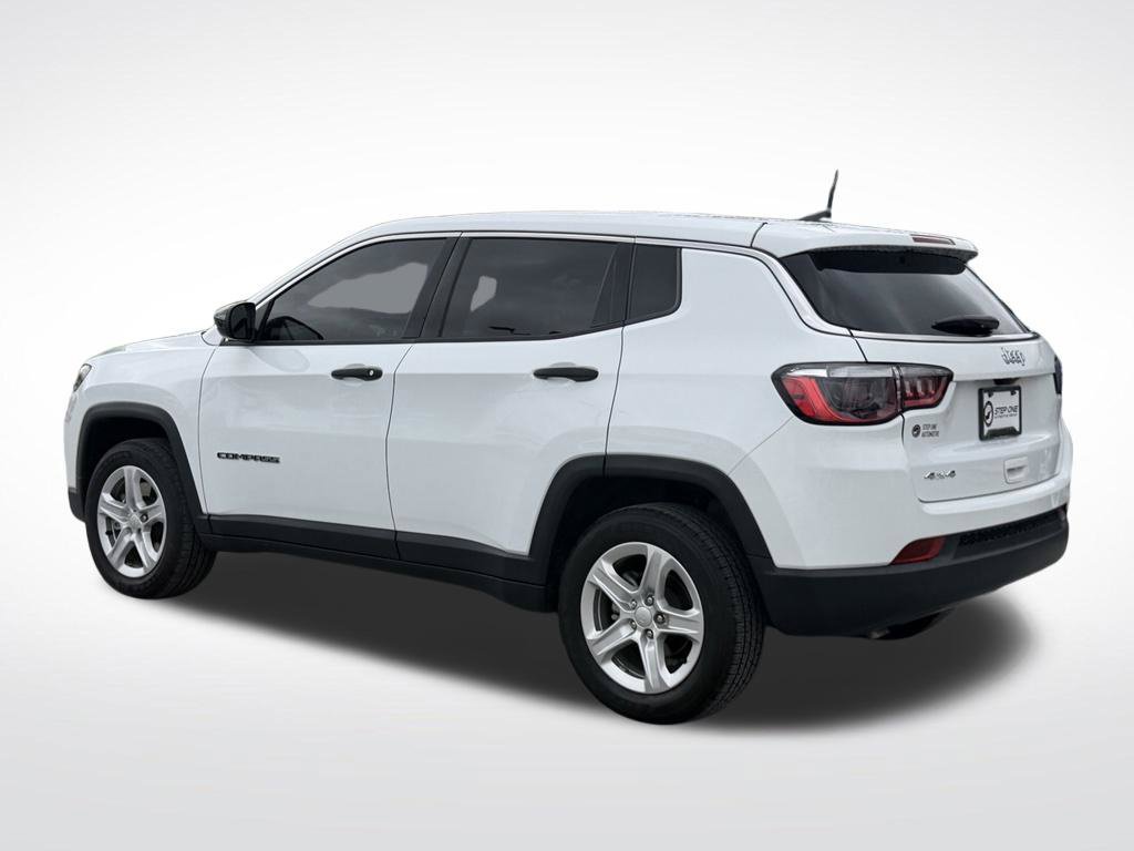 Used 2023 Jeep Compass Sport AWD/4WD image 4