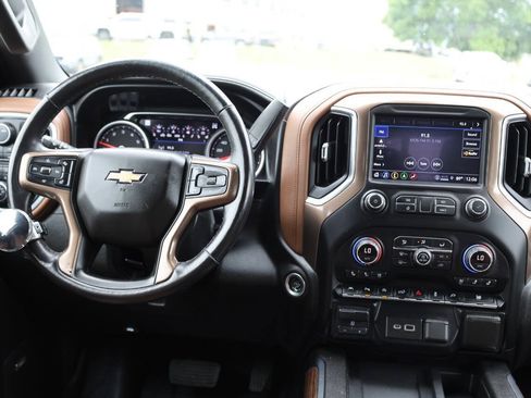 Used 2021 Chevrolet Silverado 1500 High Country w/ Technology Package AWD/4WD image 24