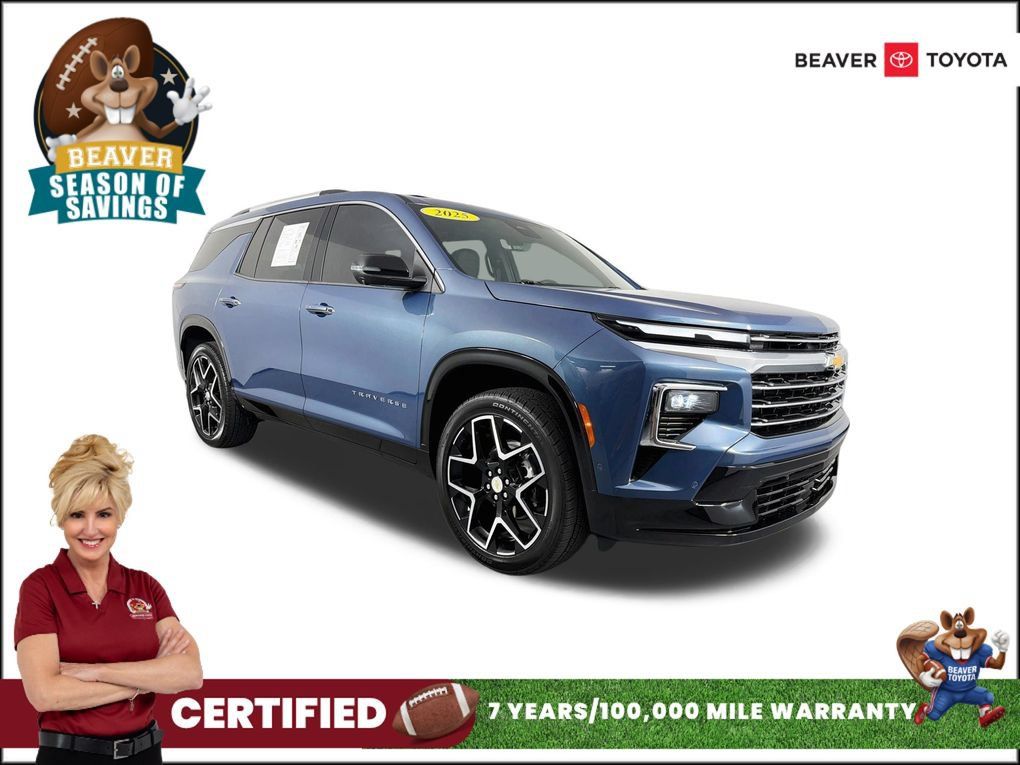 Used 2025 Chevrolet Traverse High Country FWD image 1