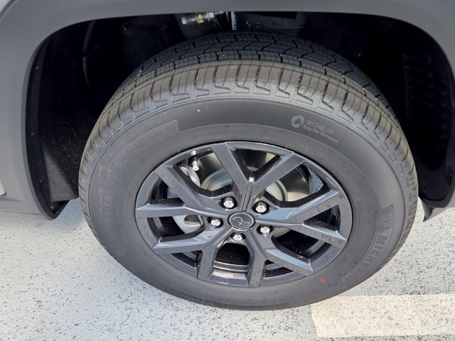 New 2027 Jeep Grand Cherokee Altitude RWD image 11