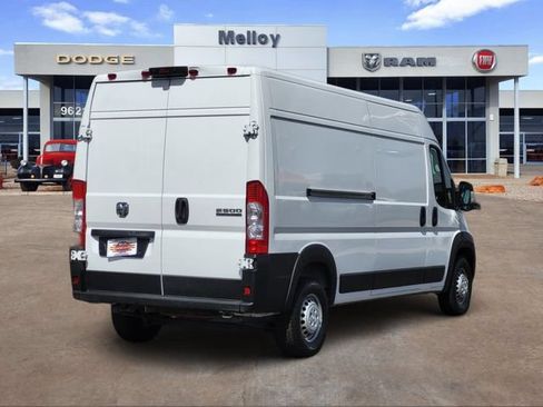 Used 2024 RAM ProMaster 2500 w/ Convenience Group FWD image 8