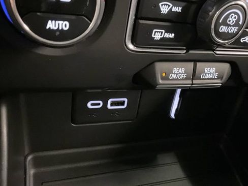 Used 2024 Chevrolet Suburban LS AWD/4WD image 39
