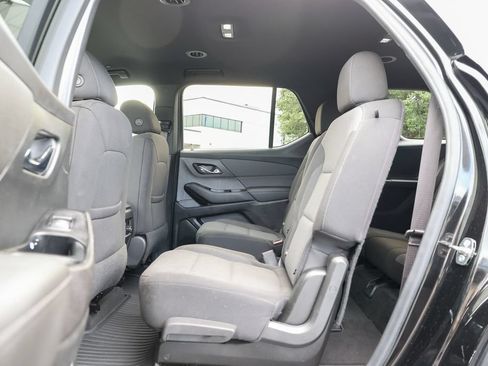 Used 2023 Chevrolet Traverse LT FWD image 39