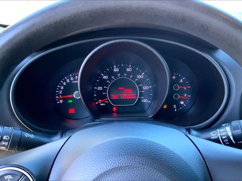 Used 2015 Kia Soul image 24