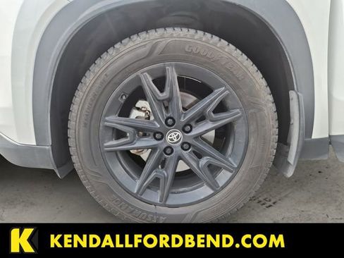 Used 2024 Toyota Grand Highlander AWD image 10