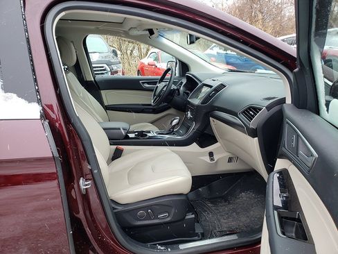 Certified 2018 Ford Edge Titanium w/ Equipment Group 301A image 9