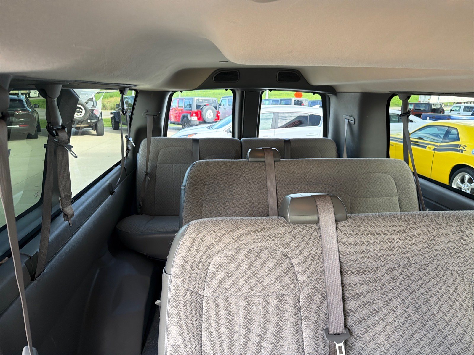 Used 2025 GMC Savana 3500 LT w/ LT Preferred Equipment Group RWD image 20