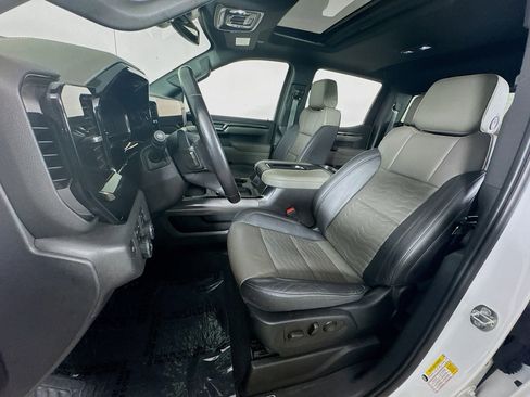 Used 2022 Chevrolet Silverado 1500 ZR2 image 12