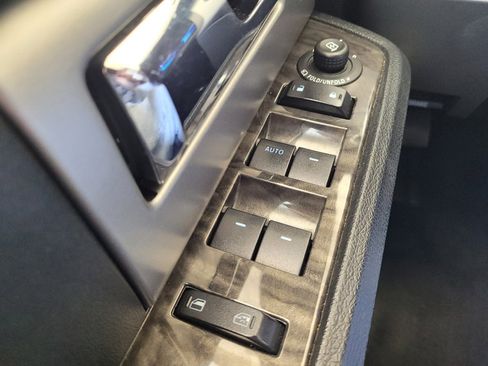Used 2016 Ford Expedition Limited w/ Equipment Group 301A AWD/4WD image 27
