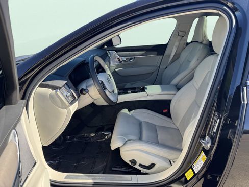 Used 2024 Volvo S90 T8 Ultimate w/ Lounge Package image 16