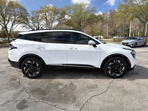 Used 2023 Kia Sportage SX image 2