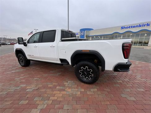 Used 2024 GMC Sierra 2500 AT4X image 13