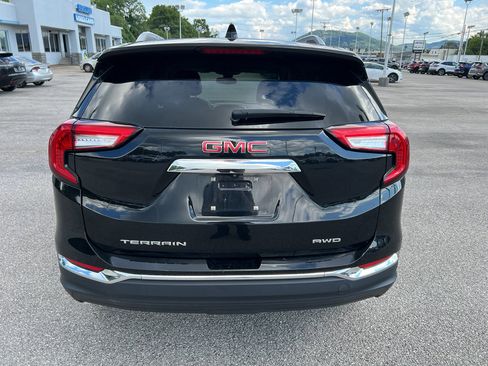 Used 2024 GMC Terrain SLT AWD/4WD image 6