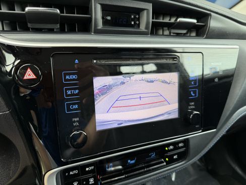 Used 2017 Toyota Corolla SE w/ Carpet Mat Package (TMS) FWD image 18
