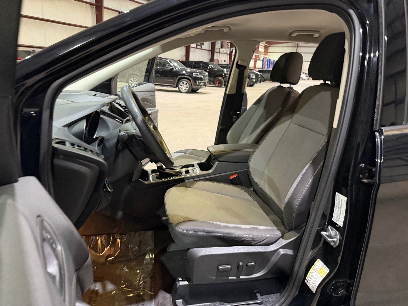 Used 2017 Ford Escape SE w/ Equipment Group 201A FWD image 14