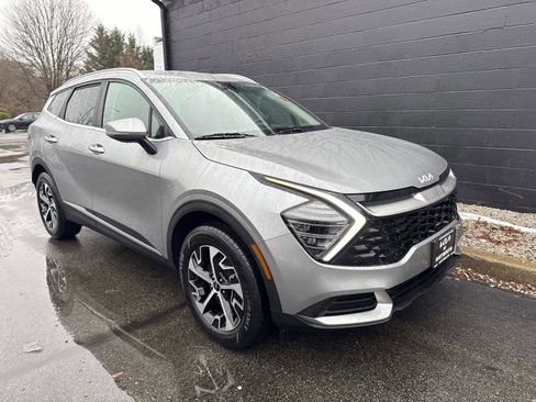 Used 2024 Kia Sportage EX image 4