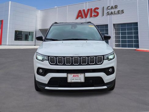 Used 2025 Jeep Compass Limited image 10