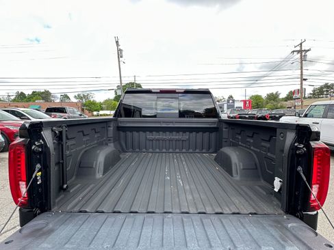 Used 2021 GMC Sierra 1500 Denali w/ Denali Premium Package AWD/4WD image 12