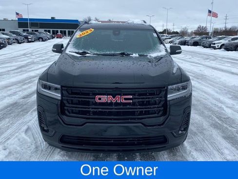 Used 2023 GMC Acadia SLT w/ Elevation Edition image 2