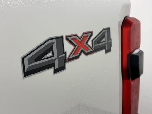 Used 2023 Ford F250 Platinum image 9