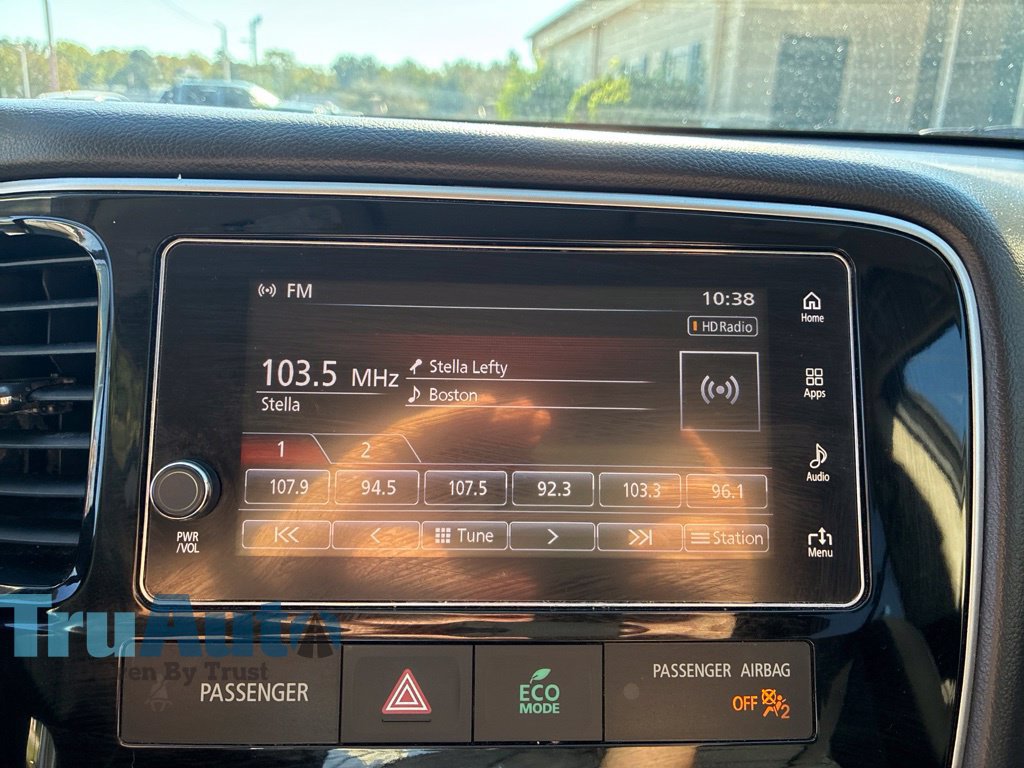Used 2018 Mitsubishi Outlander AWD image 31
