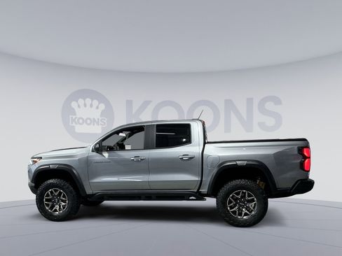 Used 2025 Chevrolet Colorado ZR2 w/ Technology Package image 13