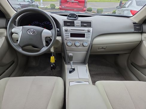 Used 2011 Toyota Camry LE FWD image 19