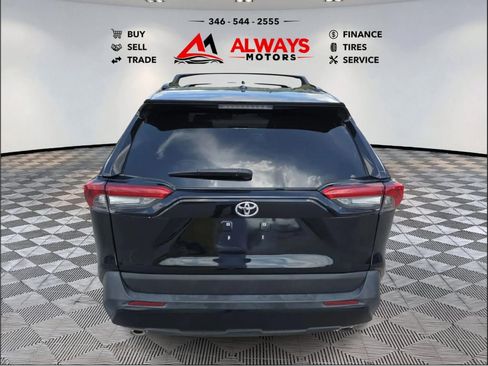 Used 2021 Toyota RAV4 XLE Premium FWD image 13