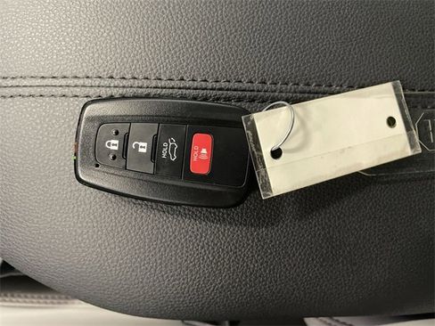 Used 2025 Toyota RAV4 Limited image 34