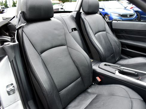 Used 2006 BMW Z4 3.0i image 32